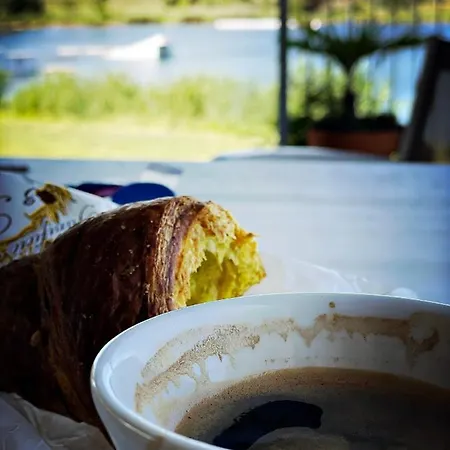 Starwake On The Lake בית הארחה 3*